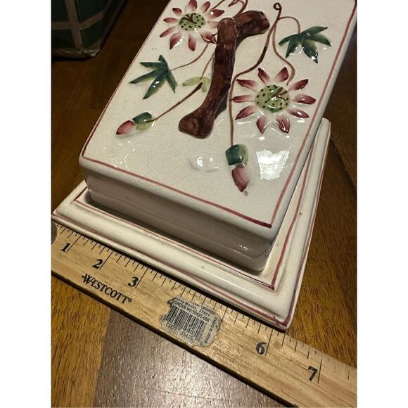 Vintage Glazed Pottery Lidded Cheese Server Cream Floral Pattern Large Keeper - Picture 13 of 15
